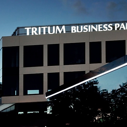 Tritum-business-park-napis